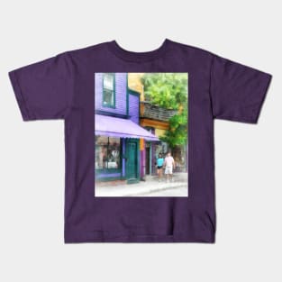 Newport RI - Strolling Down Thames Street Kids T-Shirt